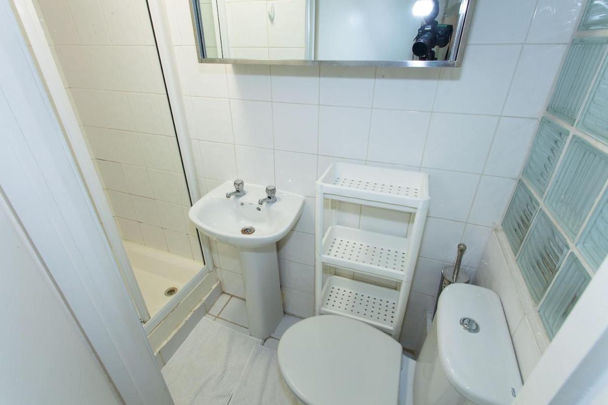 Spacious 3 Bed Apartment, Nw6 *
